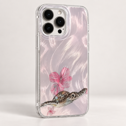 Coque iPhone Tortue de Mer Fleurs Roses, Design Nacré Pastel