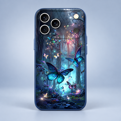 Coque iPhone Forêt Enchantée Papillons Bleus, Design Magique Lumineux